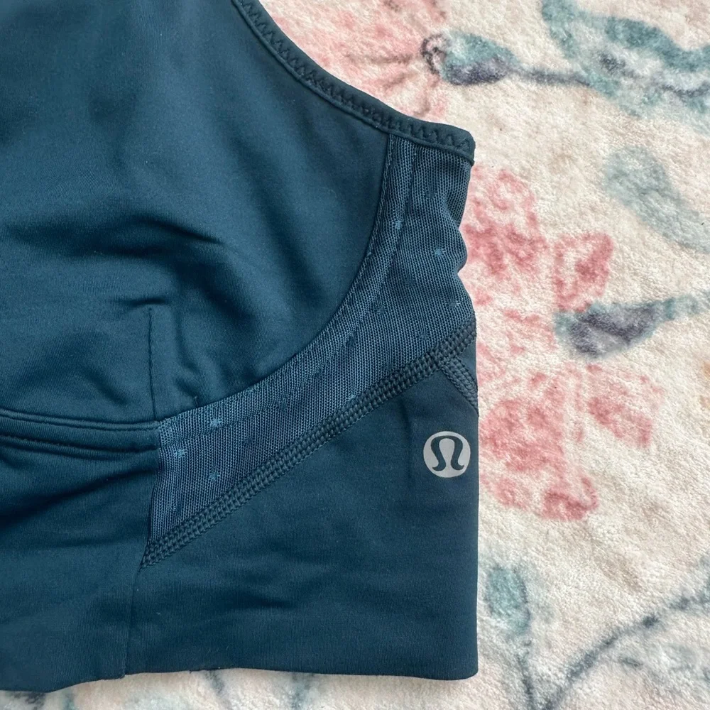 Lululemon sports bra. Size 8